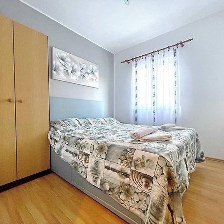 Apartments Capic Z Baska  Ngoại thất bức ảnh