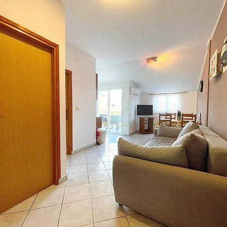 Apartments Capic Z Baska  Ngoại thất bức ảnh