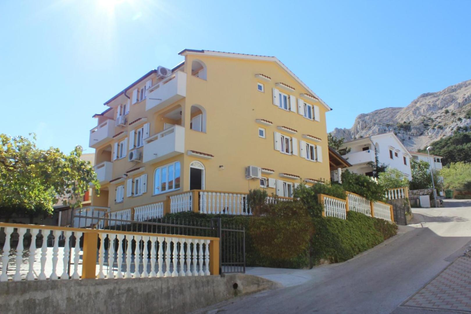 Apartments Capic Z Baska  Ngoại thất bức ảnh
